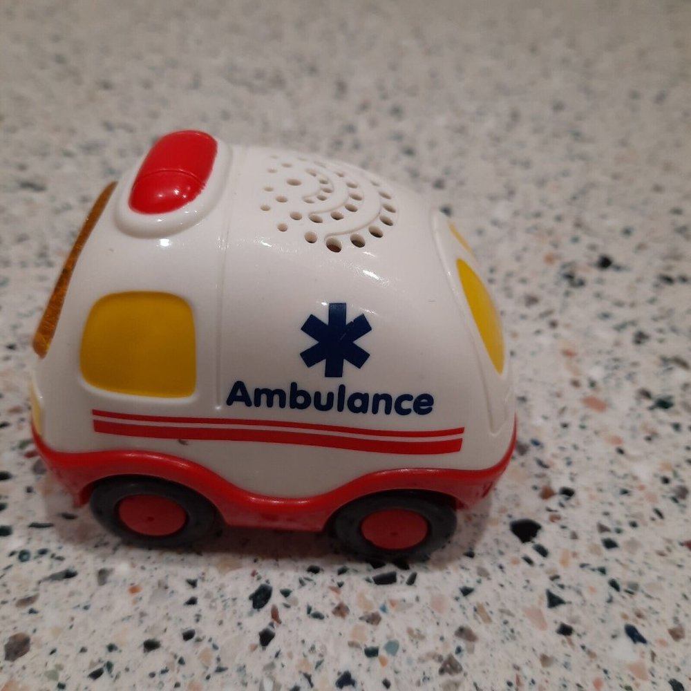 Vtech Go! Go! Smart Wheels Andy the Ambulance. Lights sounds battery included
